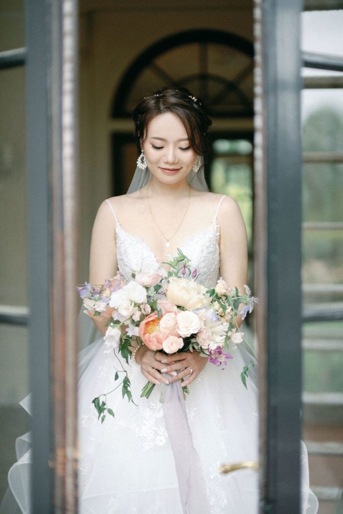 bride with bouquet at hycroft