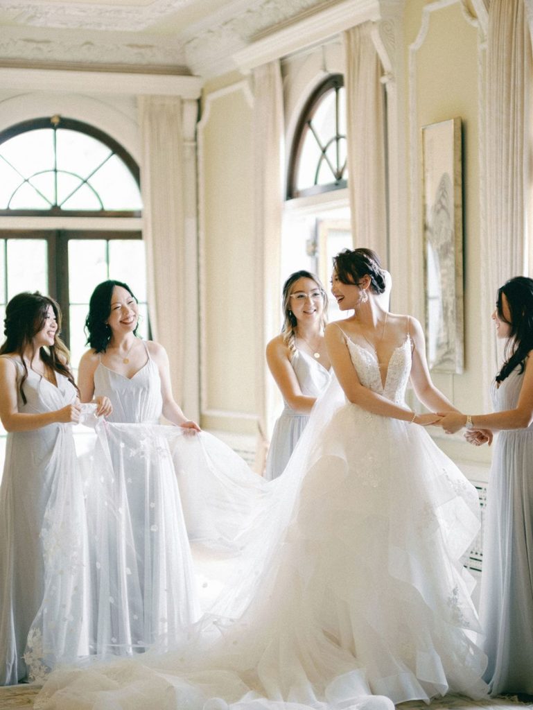 hycroft bride with bridesmaids