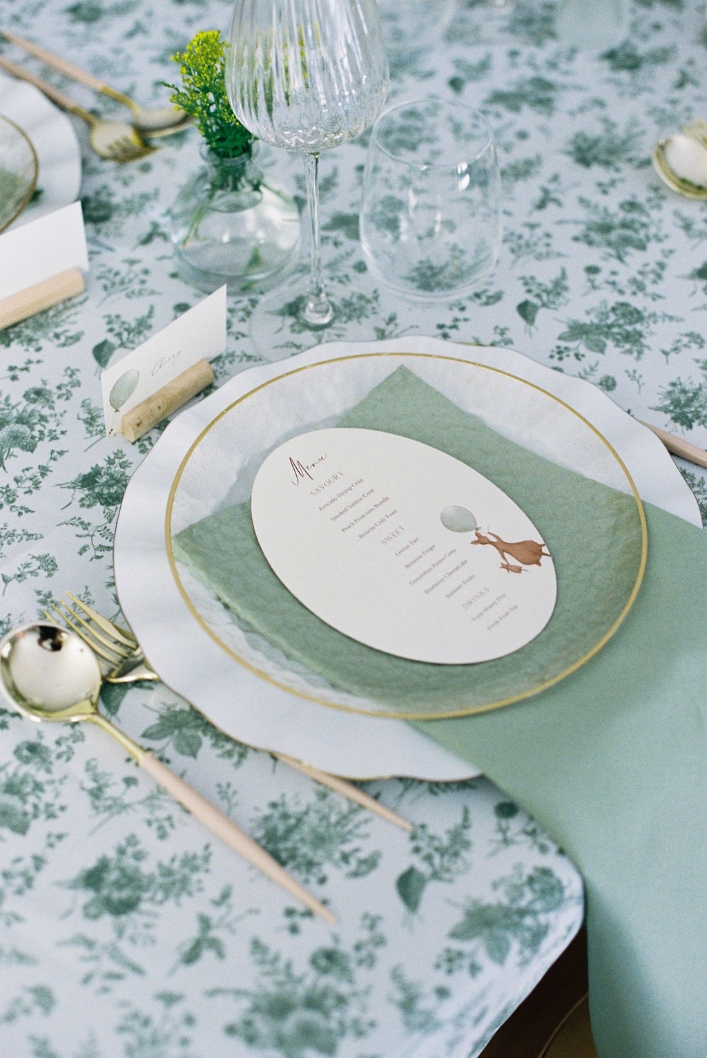Winnie the Pooh elegant table setting